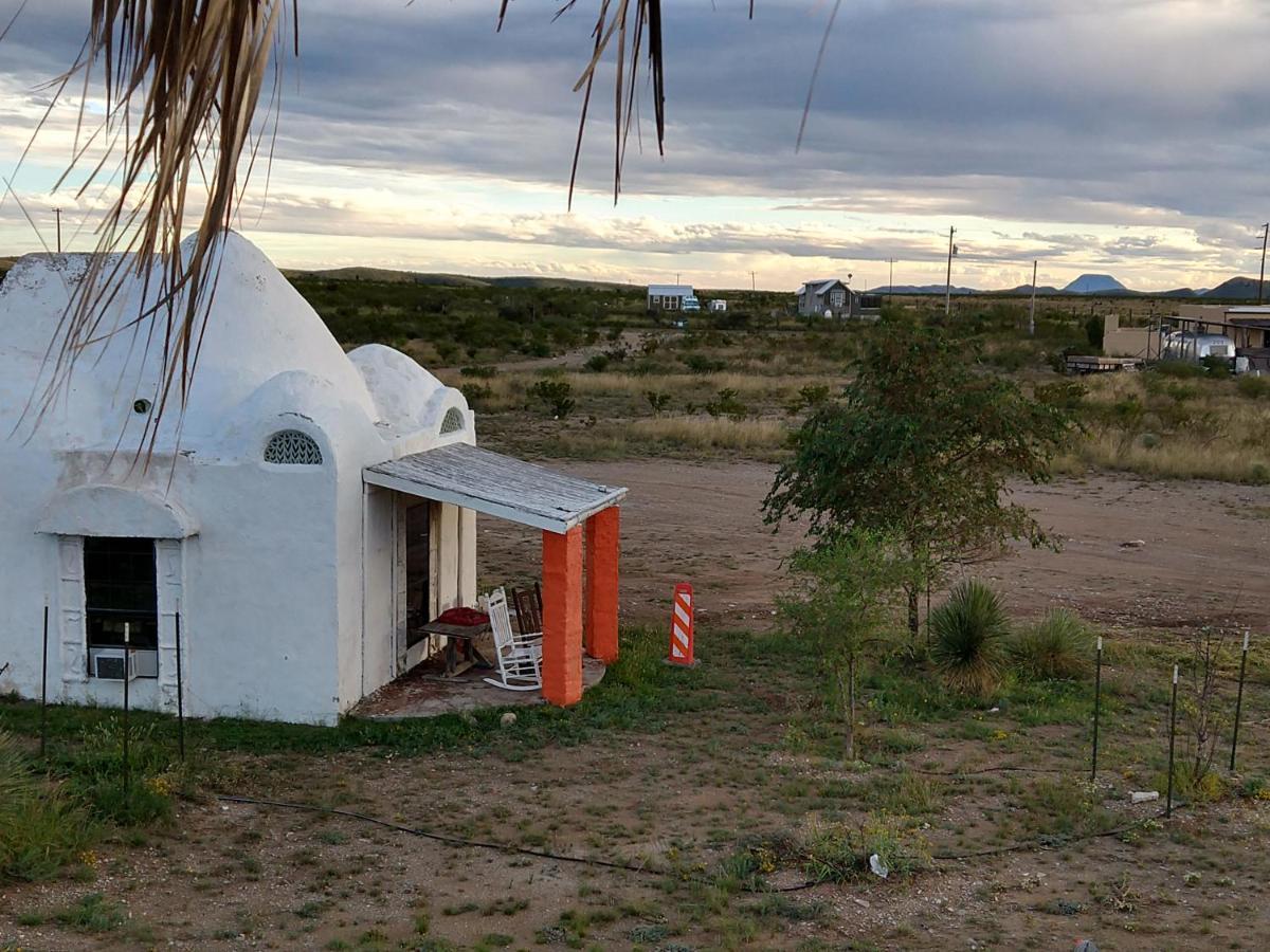 Pensión La Loma Del Chivo Llc Stone Alternative Building *